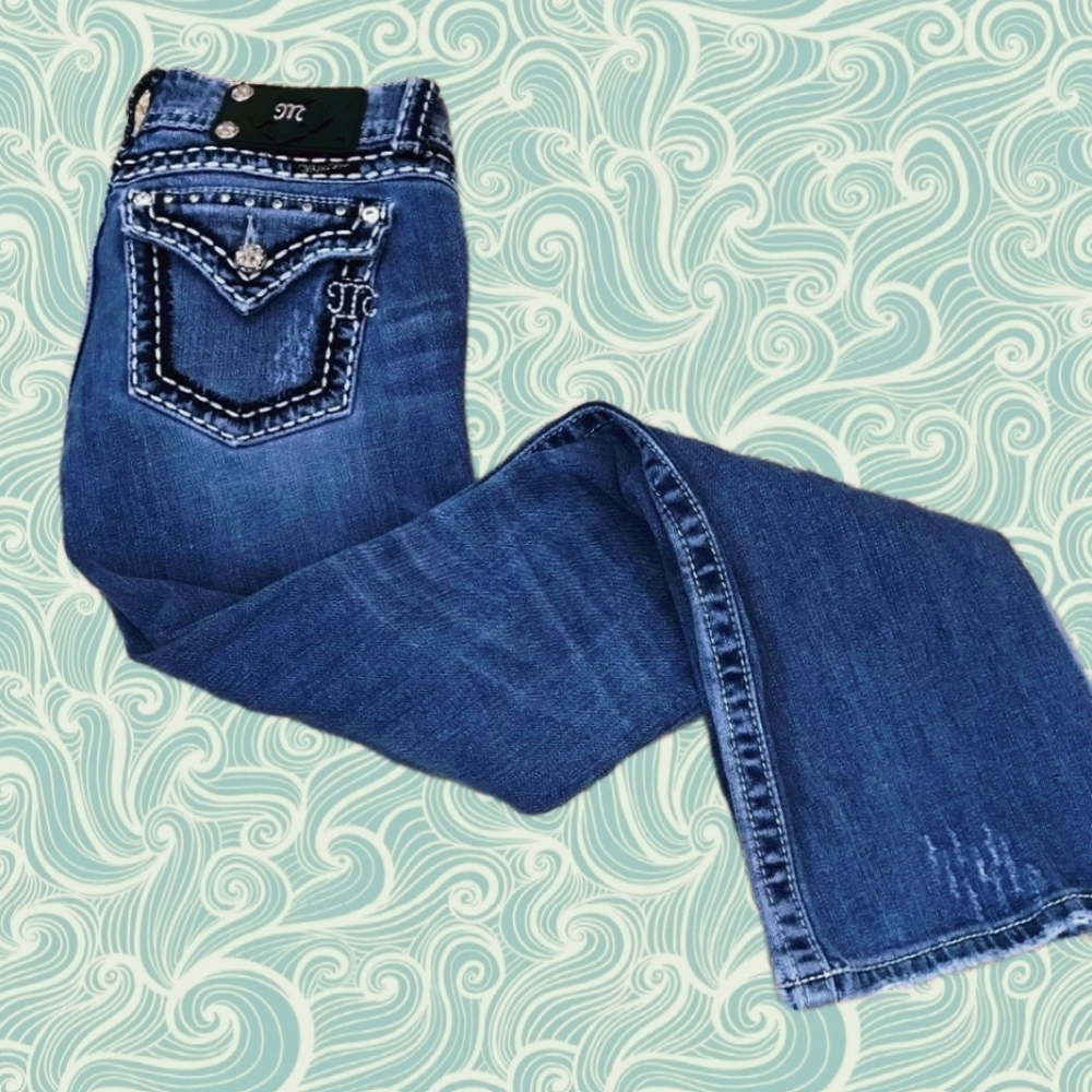 Women's Miss Me Medium Wash Jean's! Size 27